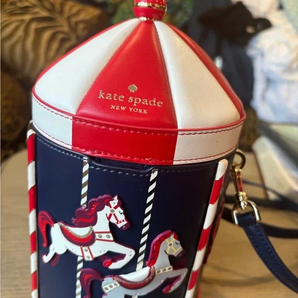 kate spade Carousel Carousel Horse Crossbody Bag in Navy, Red, White.NWOT - Picture 2 of 4